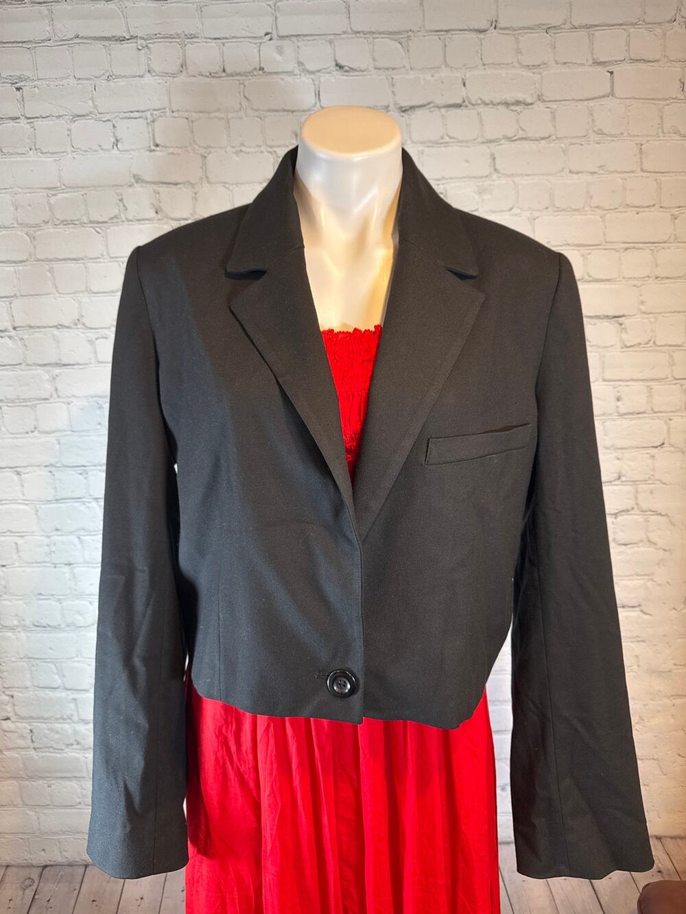 Free people cropped blazer. We the Free size large. Black